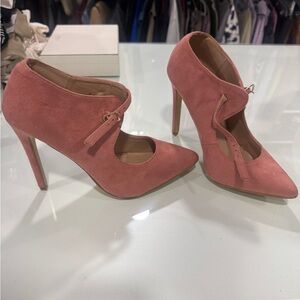 Never Worn Pink Faux Suede Pumps